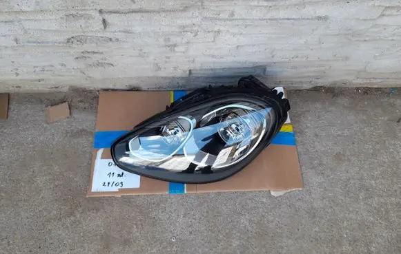 Porsche Cayenne (92A) Headlight/headlamp