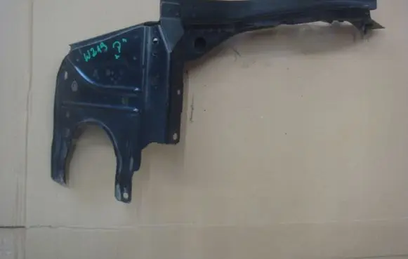 Mercedes-Benz CLS C219 Headlight/headlamp mounting bracket A2196200328