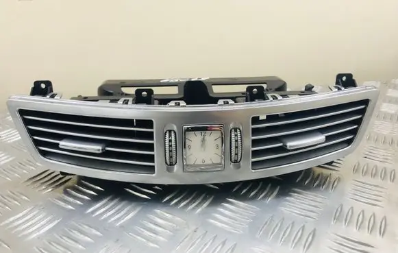Mercedes-Benz S W221 Dash center air vent grill A2218300954