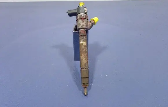 Volvo XC90 Fuel injector 30750283