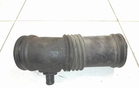 Iveco Daily 35.8 - 9 Air intake duct part 504134675