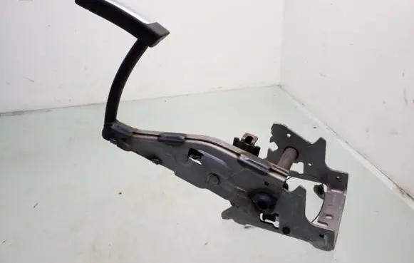Handbrake/parking brake lever assembly