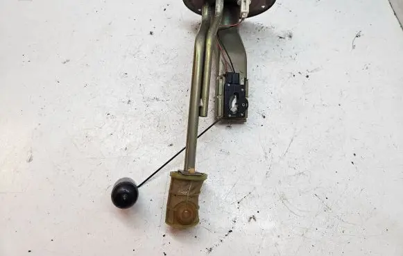 Mitsubishi L200 Fuel level sensor 
