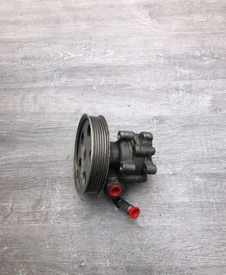 Audi A4 S4 B7 8E 8H Power steering pump