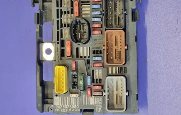 Citroen Jumpy Fuse module 9675878080