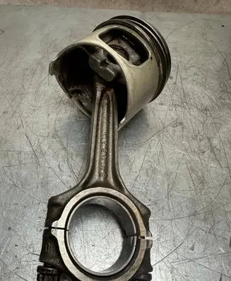Mercedes-Benz 380 560SEC C126 Piston with connecting rod 11710 086052