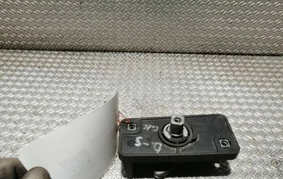 Loading door interior handle