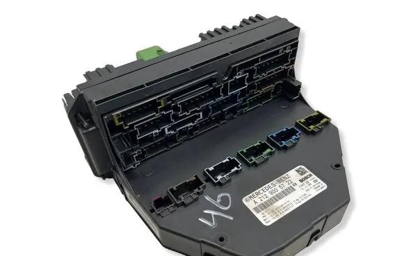 Mercedes-Benz C W204 Fuse box set A2129005722 A2129015104 A2129027107