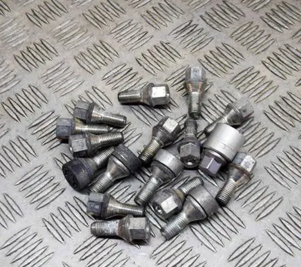 Opel Corsa F Nuts/bolts 