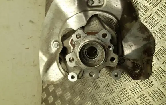 BMW iX1 Front wheel hub 6890179