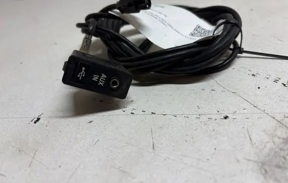 BMW 5 F10 F11 AUX in-socket connector 9129651