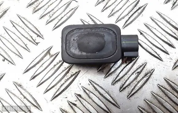Tailgate opening switch