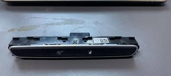 Renault Megane IV Engine start stop button switch 283E88568R