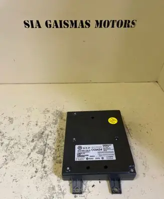 Volkswagen Touran I Bluetooth control unit module 3C0035729G B6A038432
