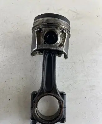 Citroen C5 Piston with connecting rod
