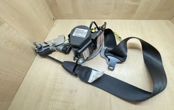 Honda CR-V Front seatbelt 608200100A 607452300B 0435198