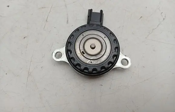 Lexus RX 450H Camshaft position sensor 3E09106357