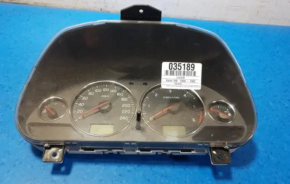 Volvo S40, V40 Speedometer (instrument cluster) 30623464A