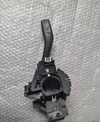 Volkswagen PASSAT B7 Indicator stalk 1K0953513E 01103510 10351071826128