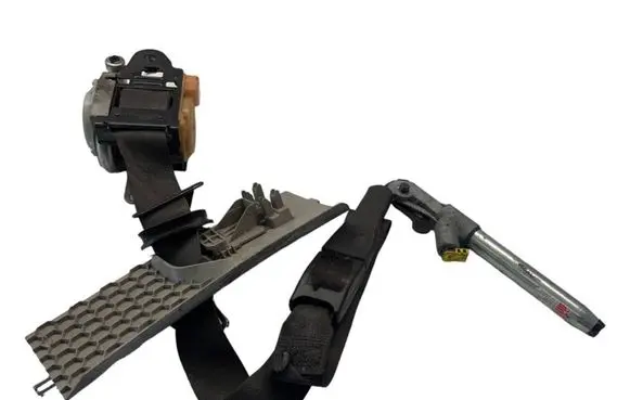 Opel Insignia A Front seatbelt 3063932AA B8425