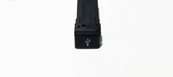 Toyota RAV 4 (XA50) USB socket connector 8619042031 24389