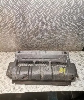 Mitsubishi Pajero Engine splash shield/under tray