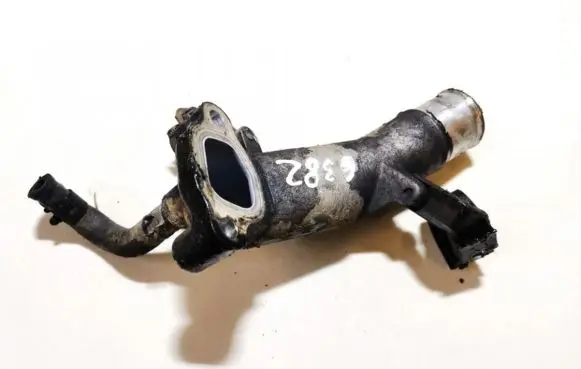 Toyota Avensis Verso Engine coolant pipe/hose