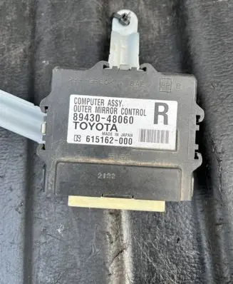 Lexus RX 450H Wing mirror control module 8943048060