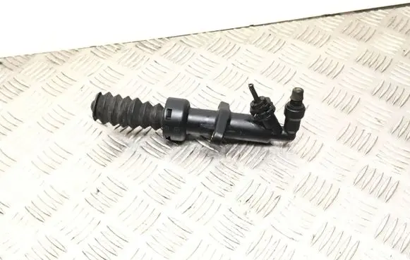 Clutch slave cylinder