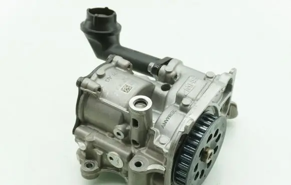 Skoda Octavia Mk3 (5E) Oil pump 04L145208D