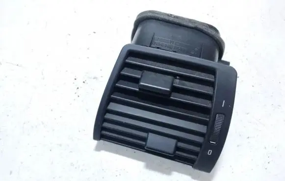 BMW X5 E53 Dash center air vent grill 64228402215 6422-8402215