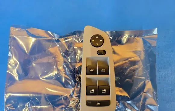 BMW 1 E81 E87 Electric window control switch 9216559