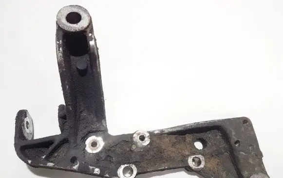 Volkswagen Touran I Front lower control arm/wishbone