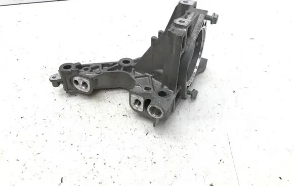 Mercedes-Benz GLA H247 Driveshaft support bearing bracket A2822233000