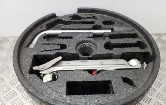 Audi TT Mk1 Tool box 8N0012109K 8N0011031B 8N0012219