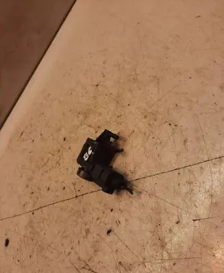 Volkswagen PASSAT B6 Turbo solenoid valve 1J0906283C