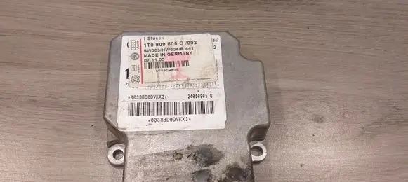 Volkswagen Touran I Airbag control unit/module 1T0909605C