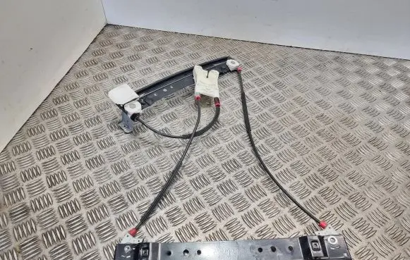 Rear window lifting mechanism without motor