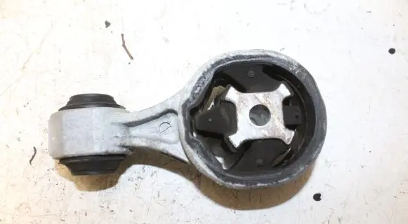 Nissan X-Trail T32 Engine mount bracket