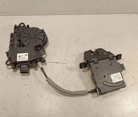 Jaguar XE Tailgate/trunk/boot lock/catch/latch 939434107