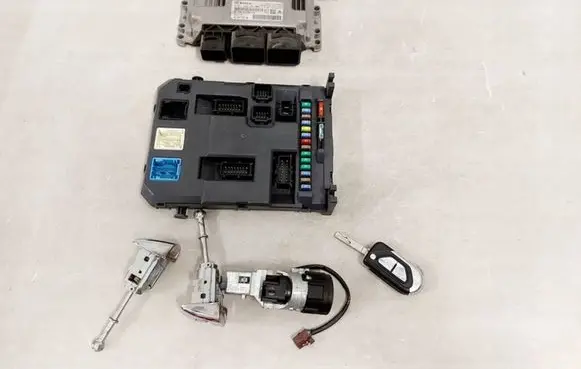 Citroen DS3 Engine ECU kit and lock set 9666325680