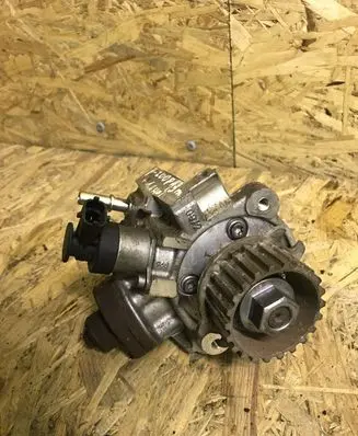Peugeot 2008 I Fuel injection high pressure pump