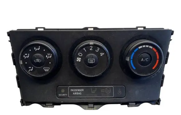 Toyota Auris 150 Climate control unit 5540602420
