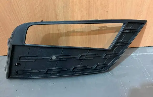 Rear bumper mounting bracket