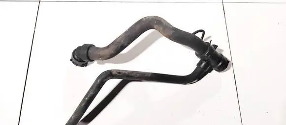 Volkswagen PASSAT B5.5 Engine coolant pipe/hose