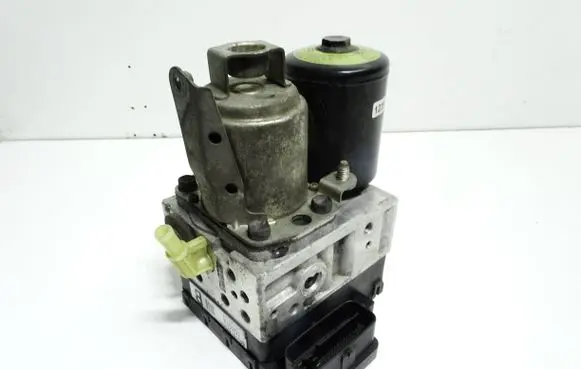 Toyota Prius (XW20) ABS Pump 4451047050 M1102168