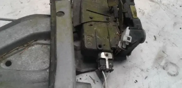 Renault Laguna I Rear door lock