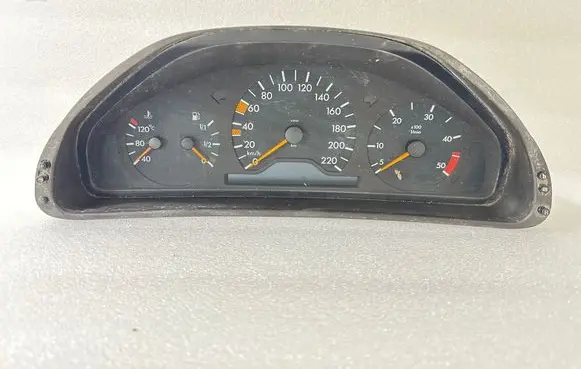 Mercedes-Benz E W210 Speedometer (instrument cluster) 88311266 2105401248