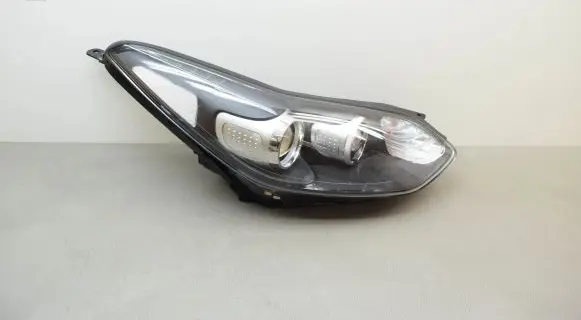 KIA Sportage Headlight/headlamp 92102F1040