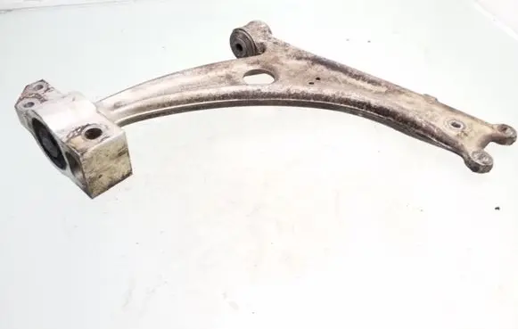 Volkswagen PASSAT B6 Front lower control arm/wishbone 3C0407153B